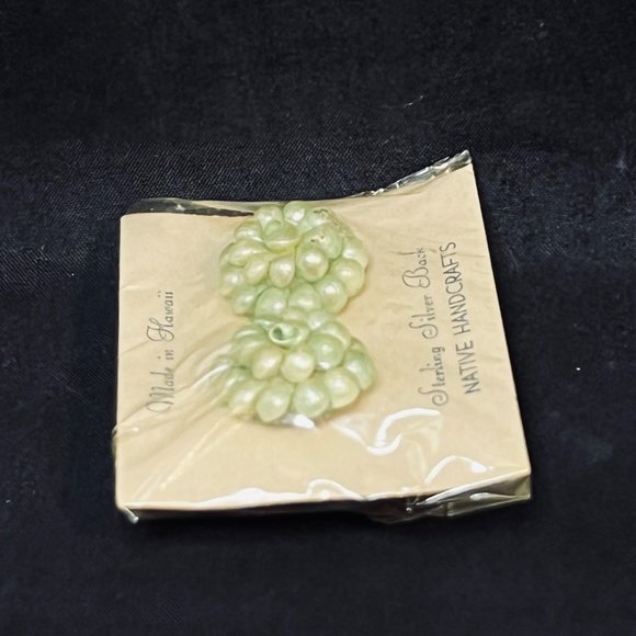 Native Handcrafts Sterling & Green Screw Back Earrings Made In Hawaii (4909) - Picture 3 of 4